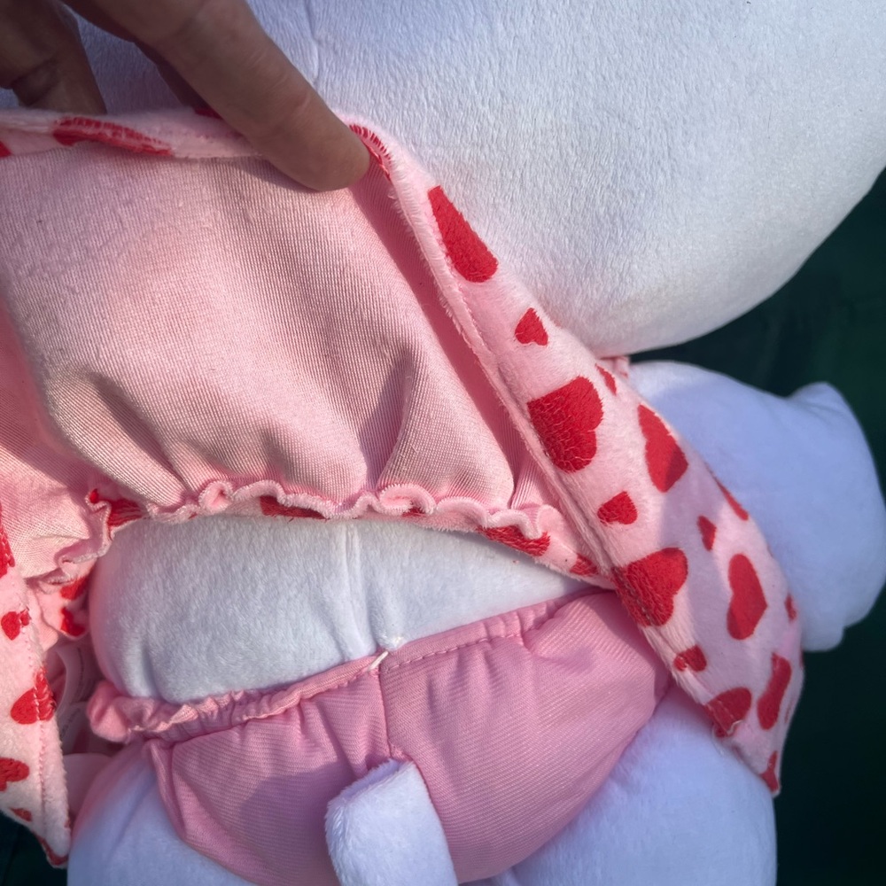 Hello Kitty Valentine Geeter Plush Gemmy Limited Edition 2016 20 inches tall - Picture 9 of 9